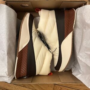 Out N About Sorel Puffy Zip Snow Boots